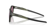 Shackle