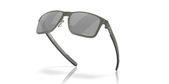 Holbrook™ Metal